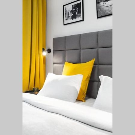 Househost Apartment: Miodowa 42/8A Street Краків Екстер'єр фото