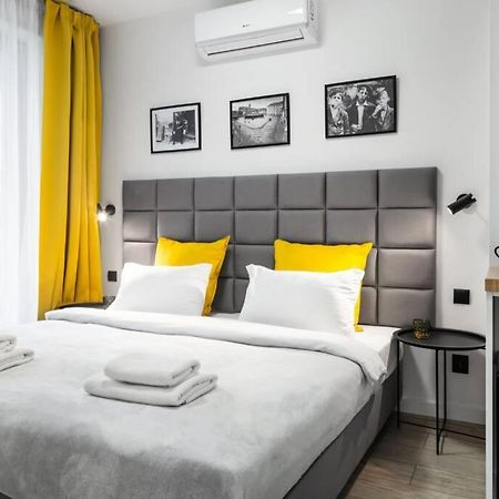Househost Apartment: Miodowa 42/8A Street Краків Екстер'єр фото