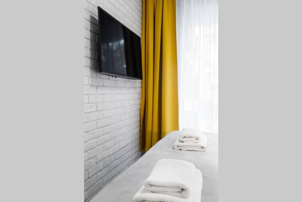 Househost Apartment: Miodowa 42/8A Street Краків Екстер'єр фото