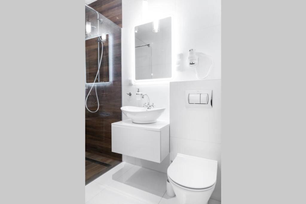 Househost Apartment: Miodowa 42/8A Street Краків Екстер'єр фото