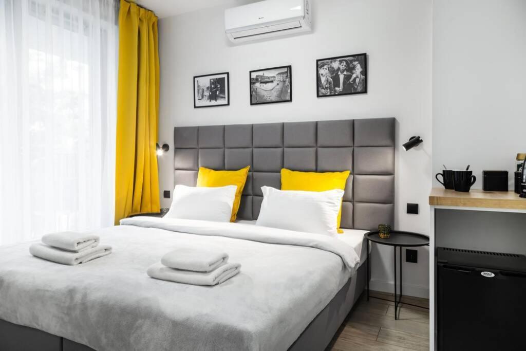Househost Apartment: Miodowa 42/8A Street Краків Екстер'єр фото