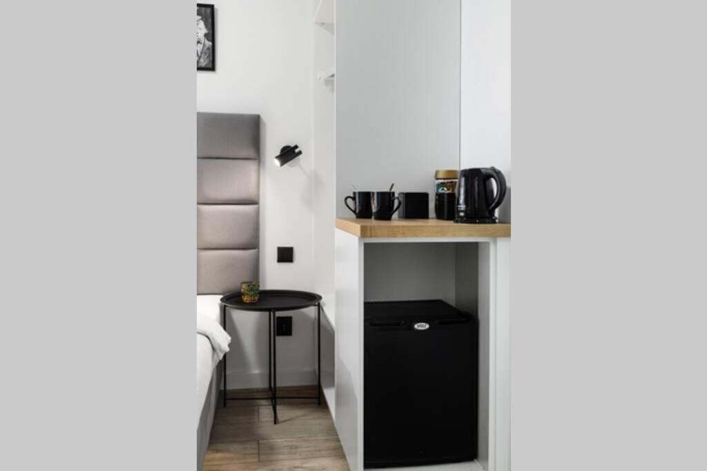 Househost Apartment: Miodowa 42/8A Street Краків Екстер'єр фото